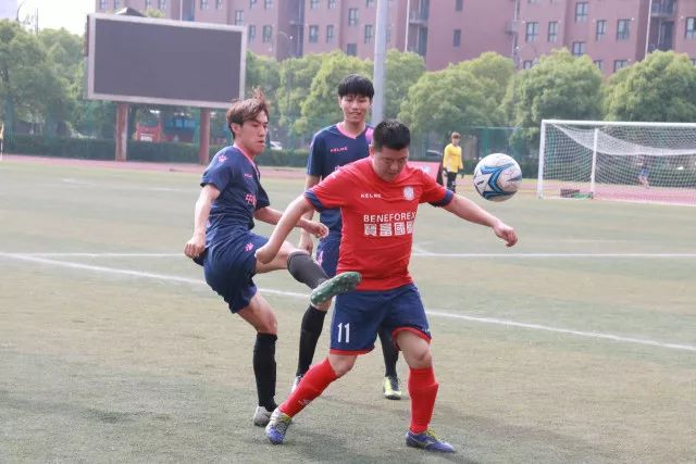 都体：DV9找不到下家主动联系尤文，愿接受尤文的条件重新谈续约